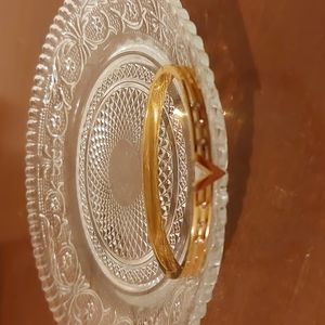 Gold tone V initial bangle bracelet 7.25 inches